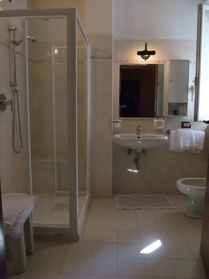 Hotel Miralago San Zeno di Montagna Ngoại thất bức ảnh