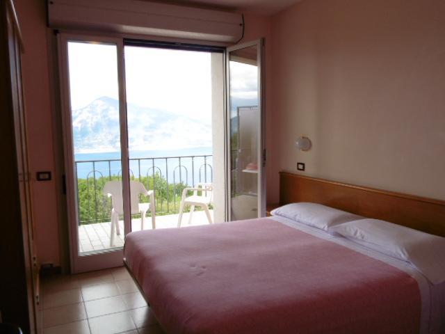 Hotel Miralago San Zeno di Montagna Ngoại thất bức ảnh